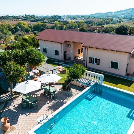 Residence Il Villaggio Del Re Corropoli Exteriör bild