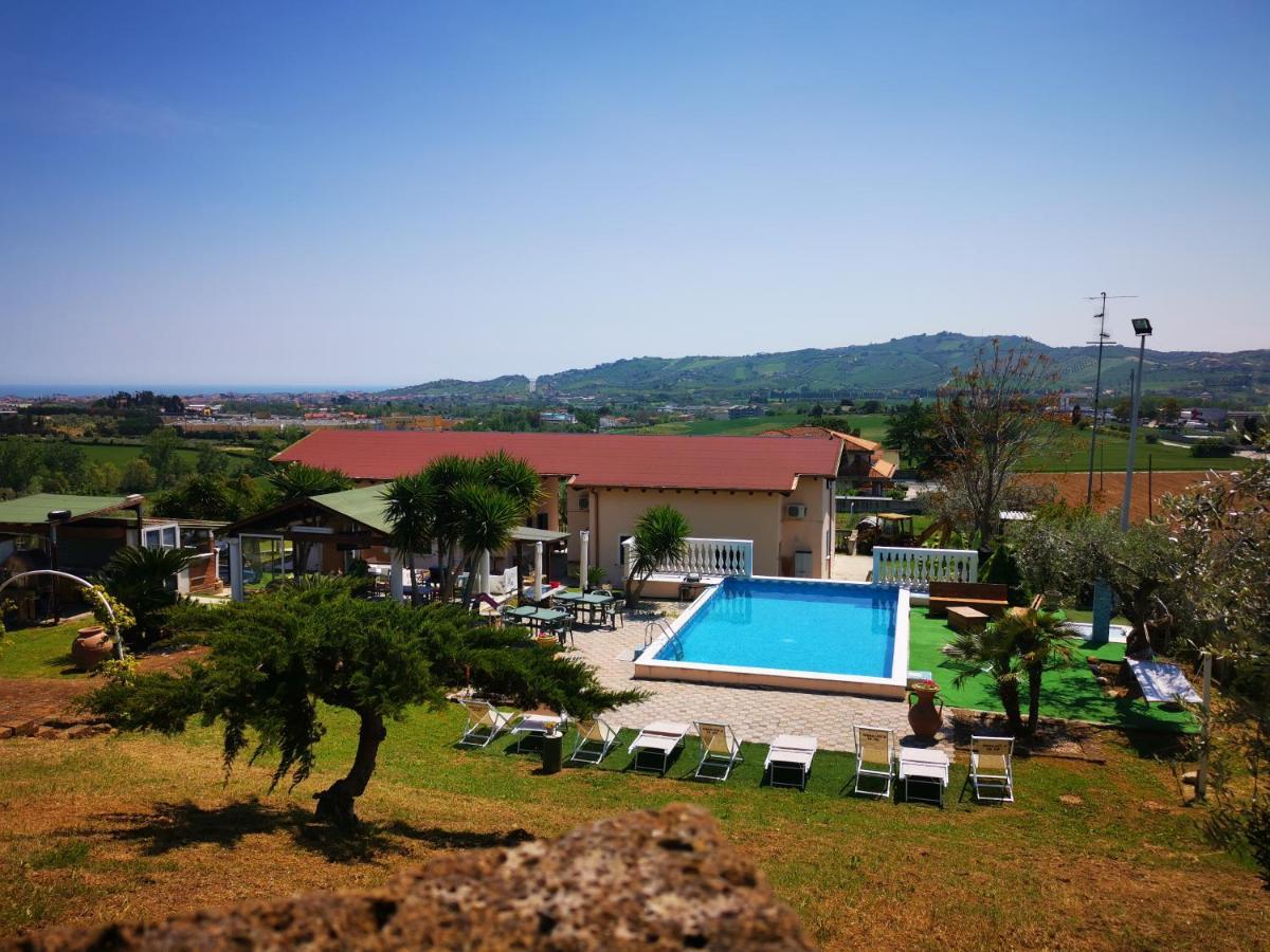 Residence Il Villaggio Del Re Corropoli Exteriör bild